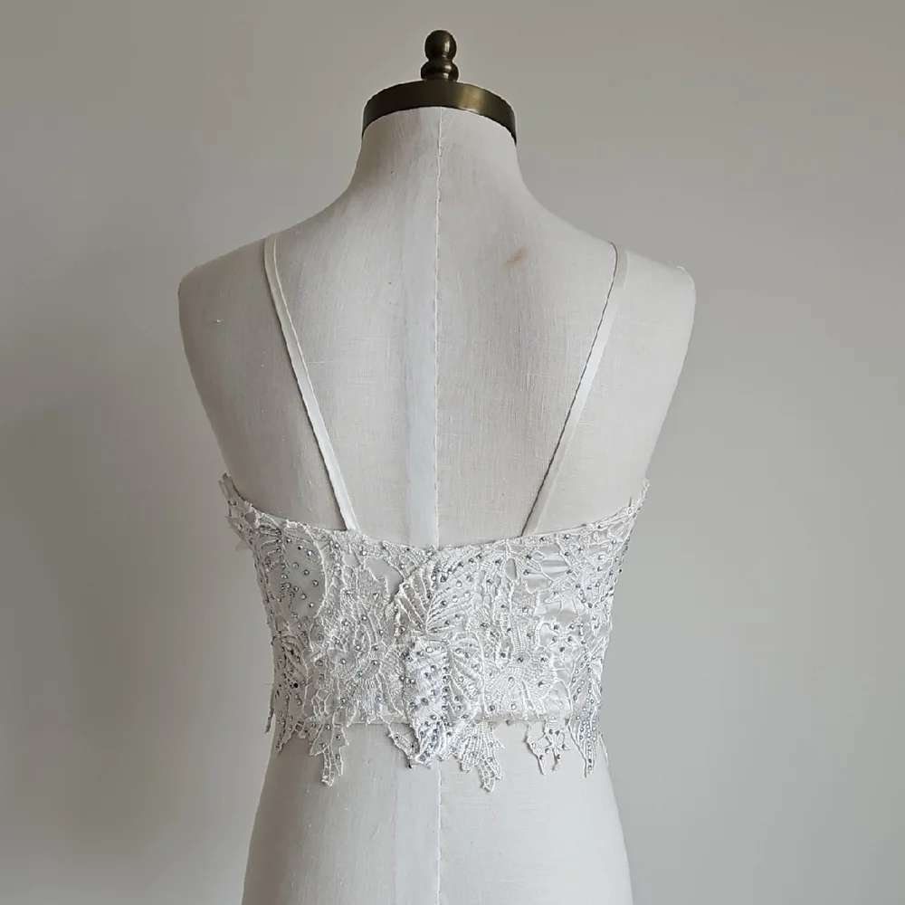Formal white lace top and pink taffeta pleated skirt - Picture 5 of 7